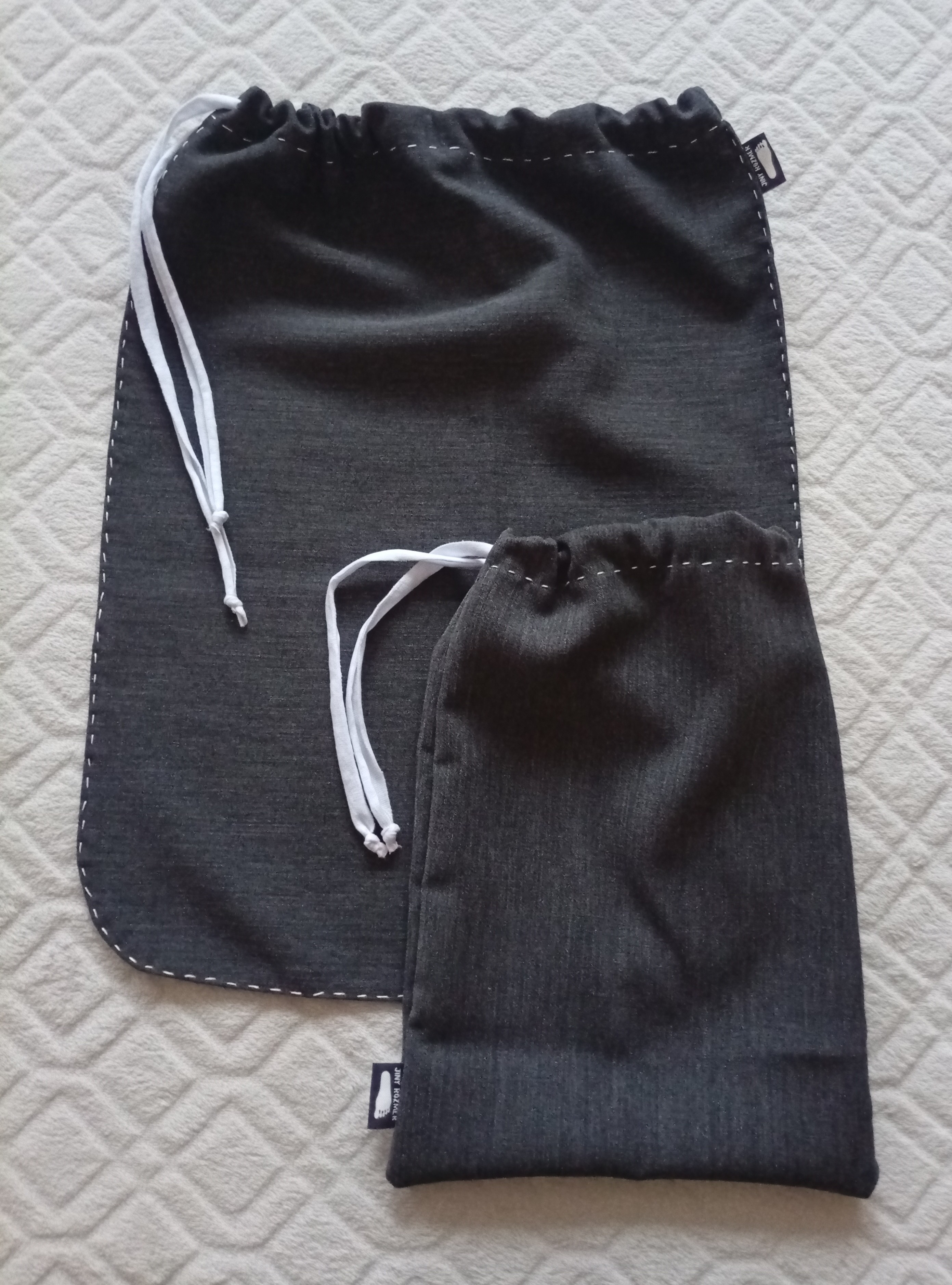 Set tmavě šedých uprecyklovaných pytlíků