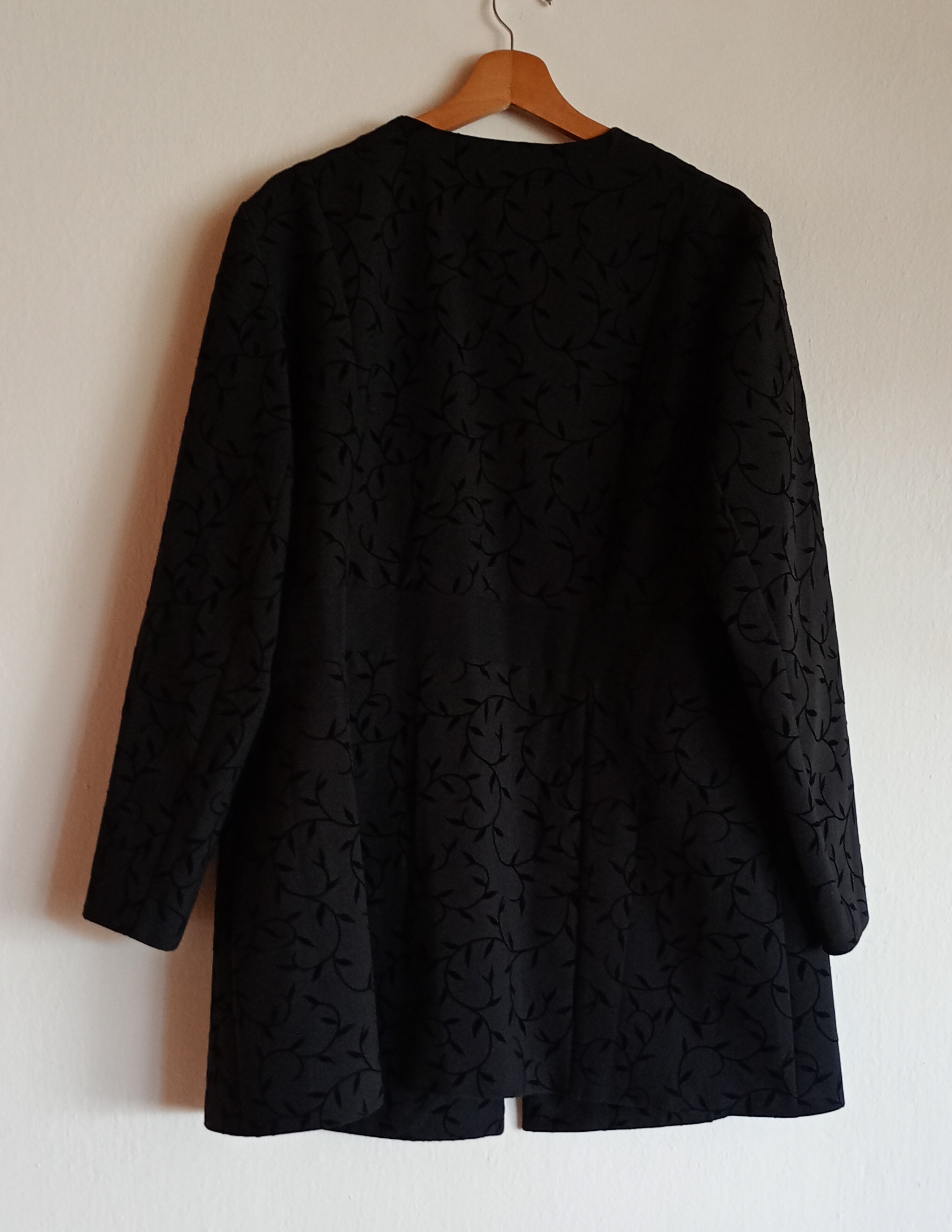 Černý elegantní kabátek Zara