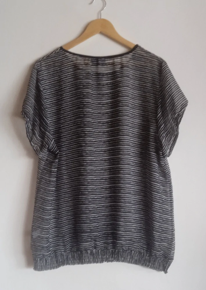 Proužkovaná halenka GINA BENOTI