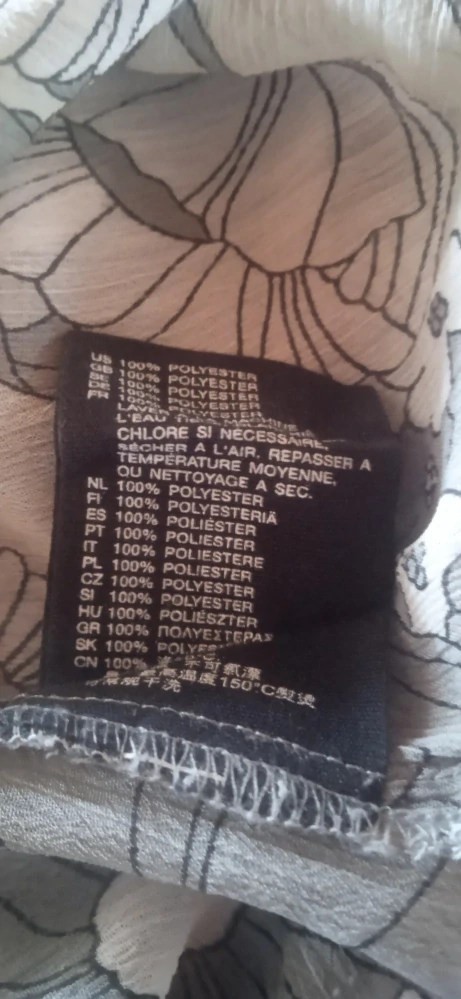 Lehká květovaná halenka H&M