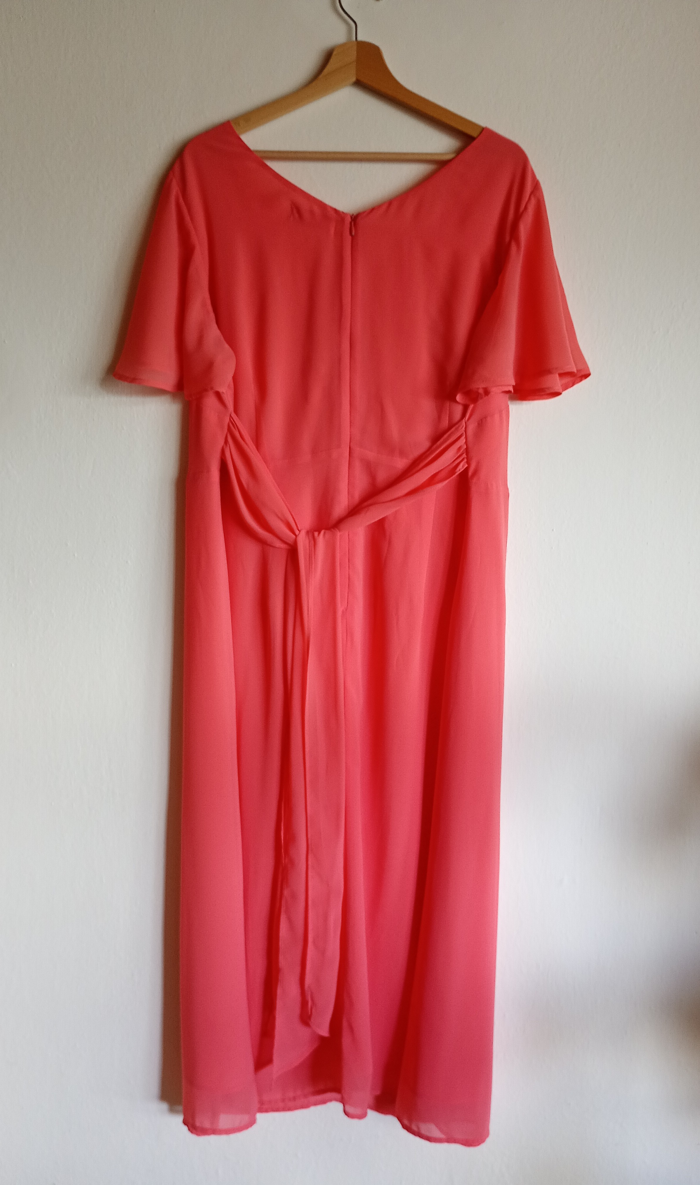 Elegantní dámské šaty Scheego style