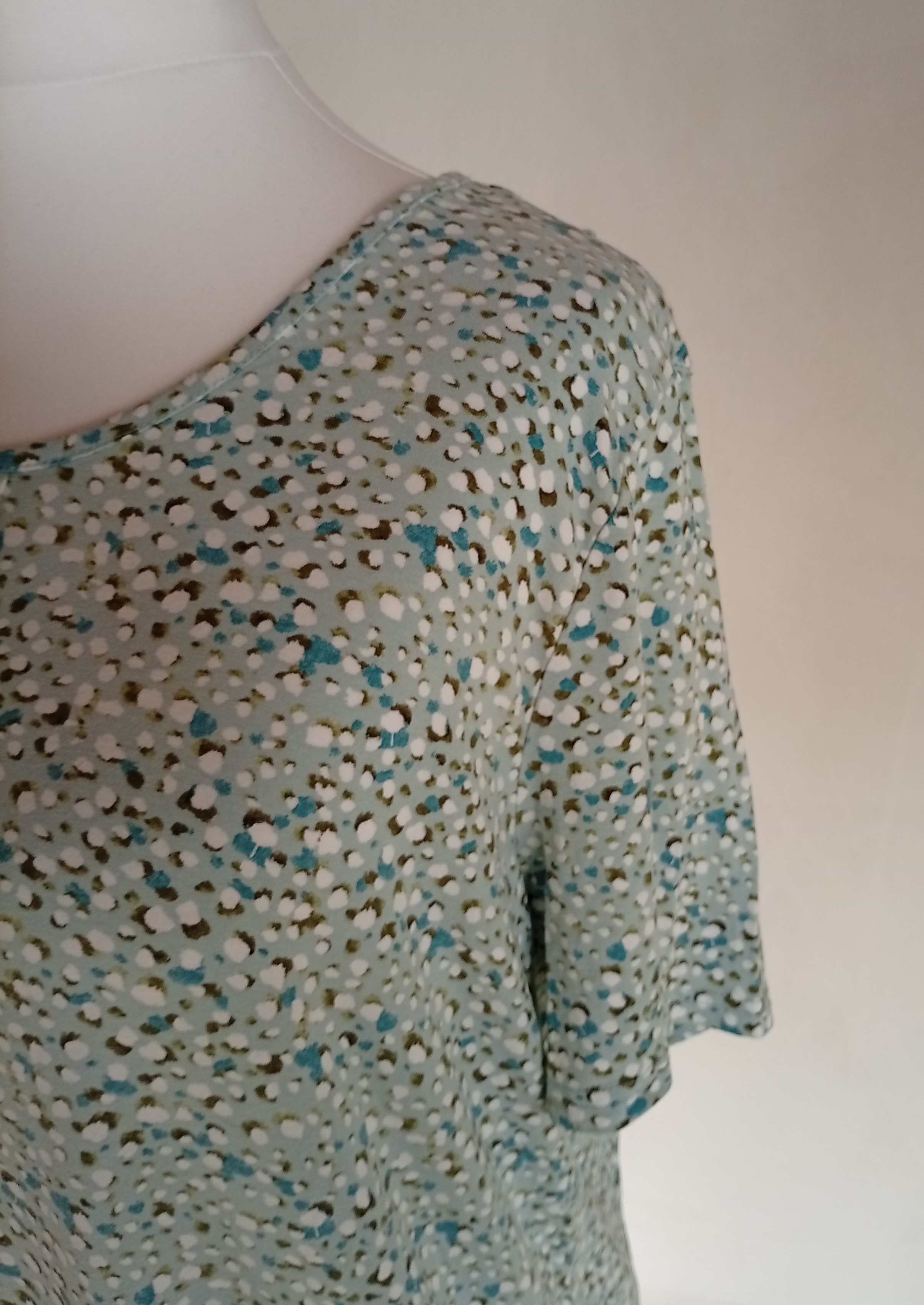 Pestrá halenka Laura Torelli