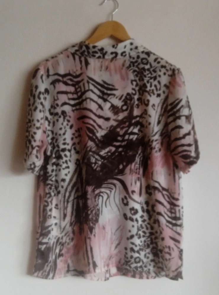 Dámská halenka se zvířecím vzorem