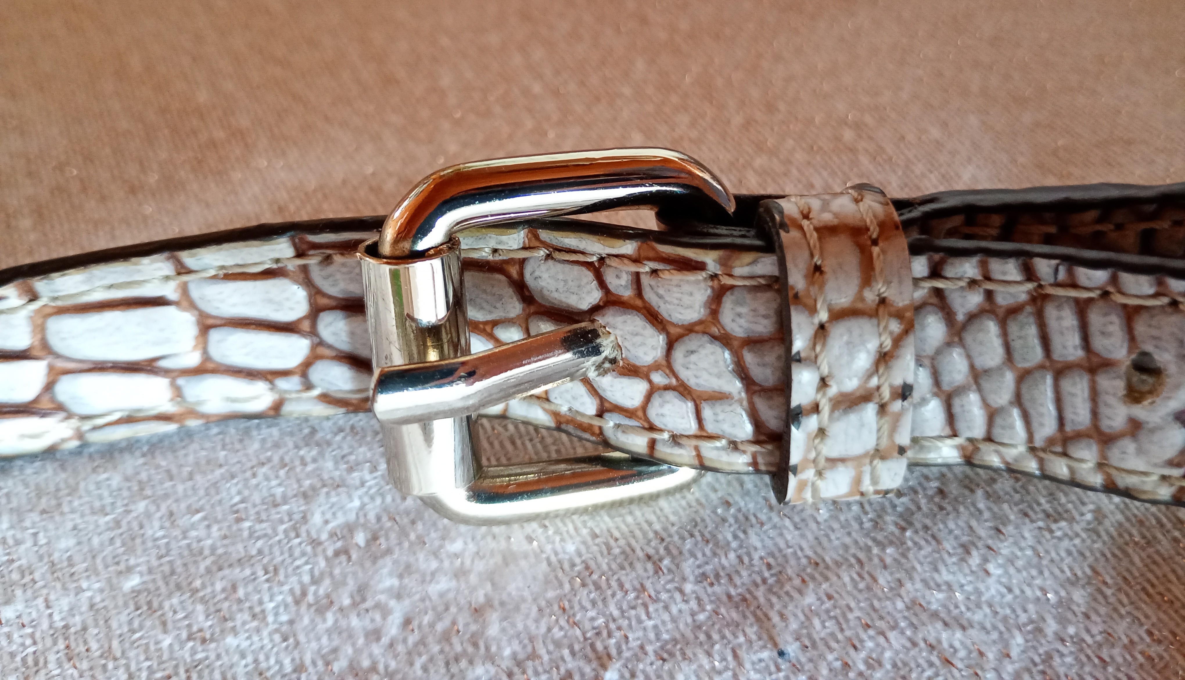 Crossbody taška Guess 