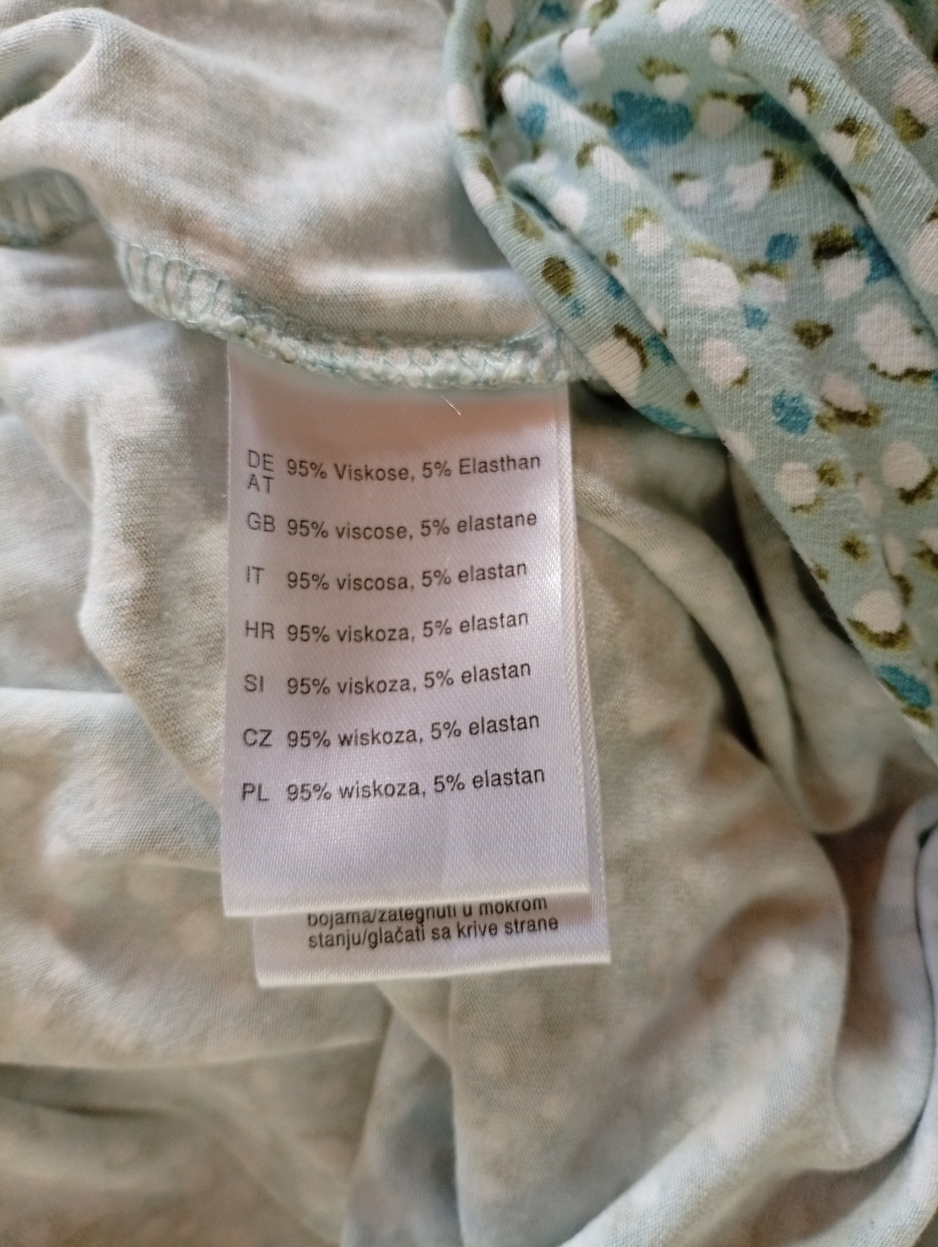 Pestrá halenka Laura Torelli