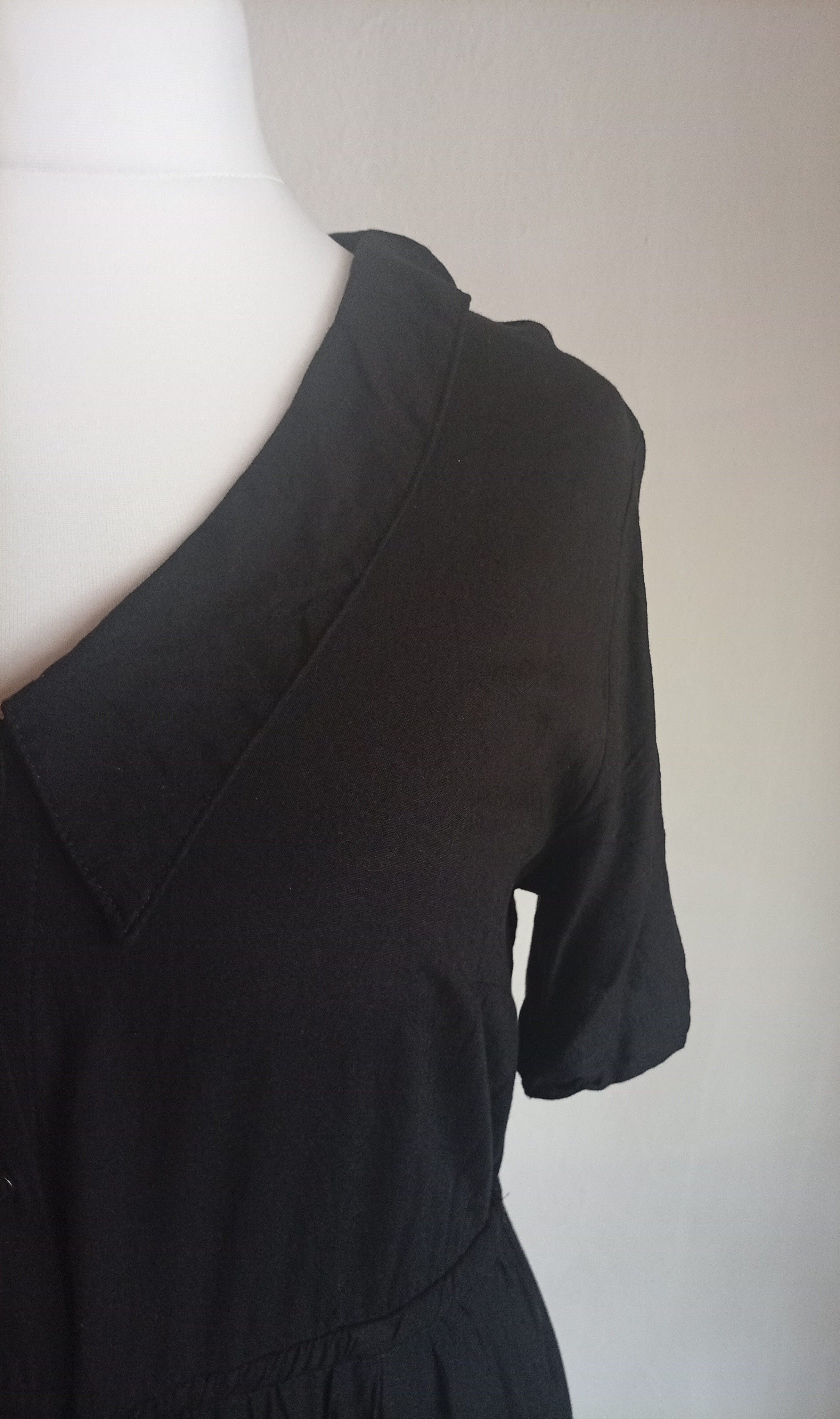 Šaty DIVIDED (H&M)