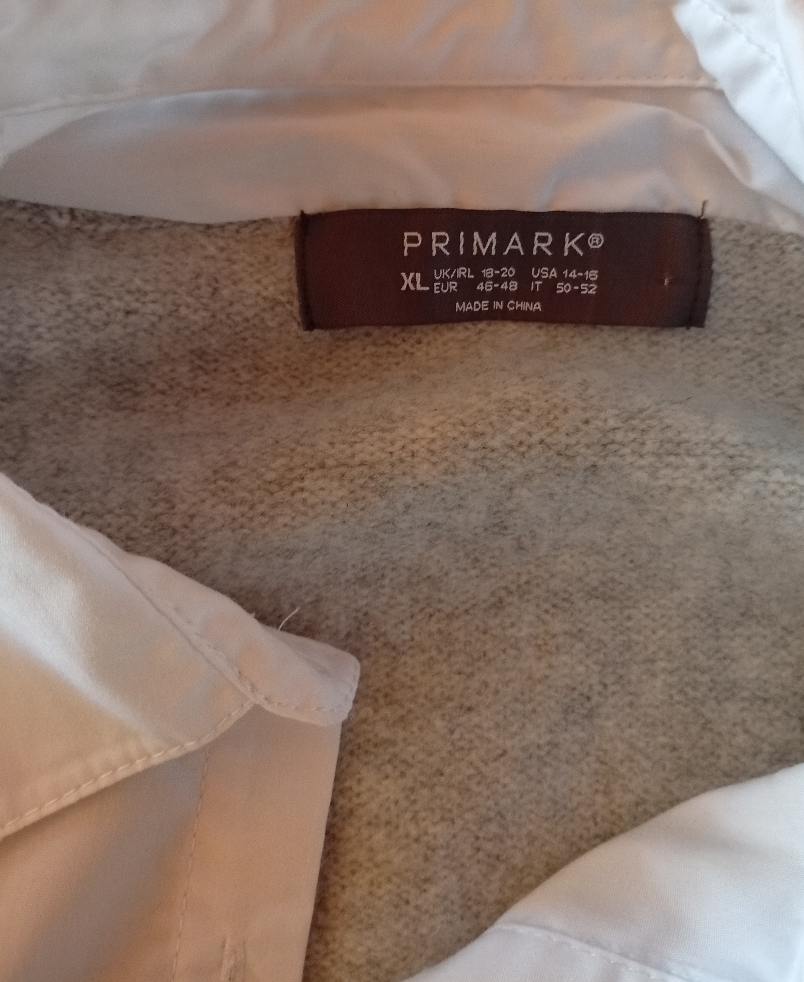 Stylový vrstvený svetr s košilovým límcem PRIMARK