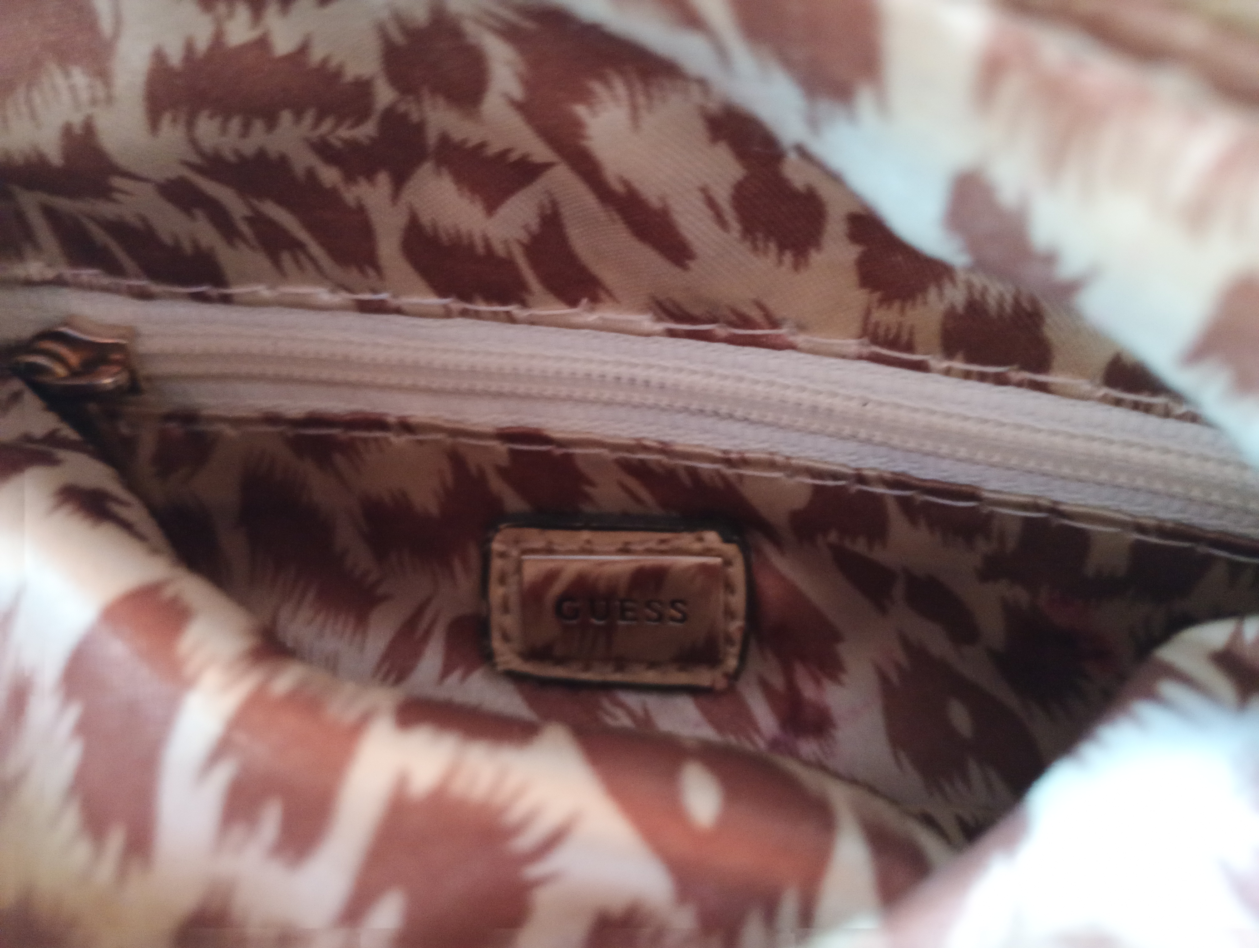 Crossbody taška Guess 