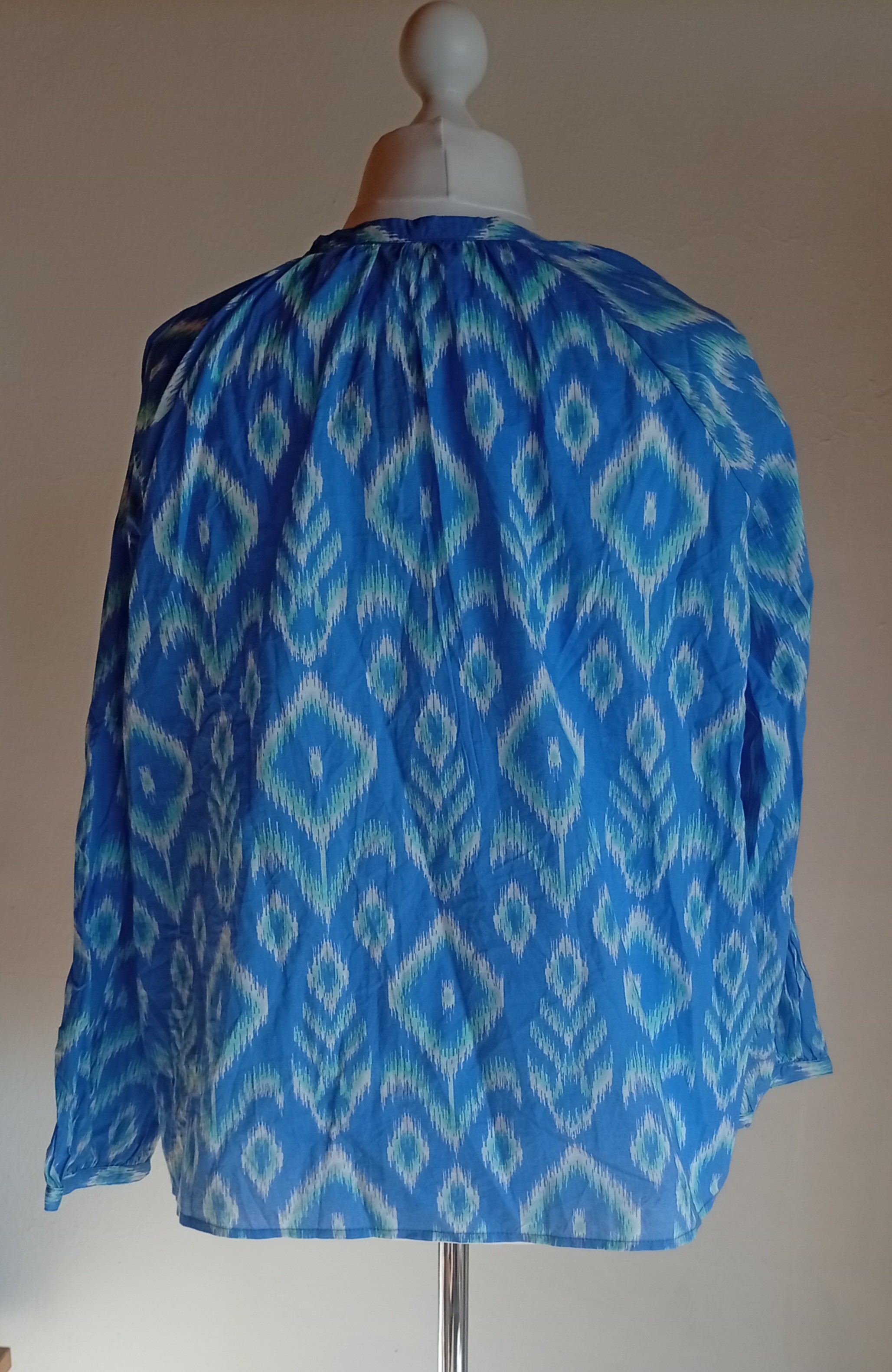 Modrá halenka Peacock