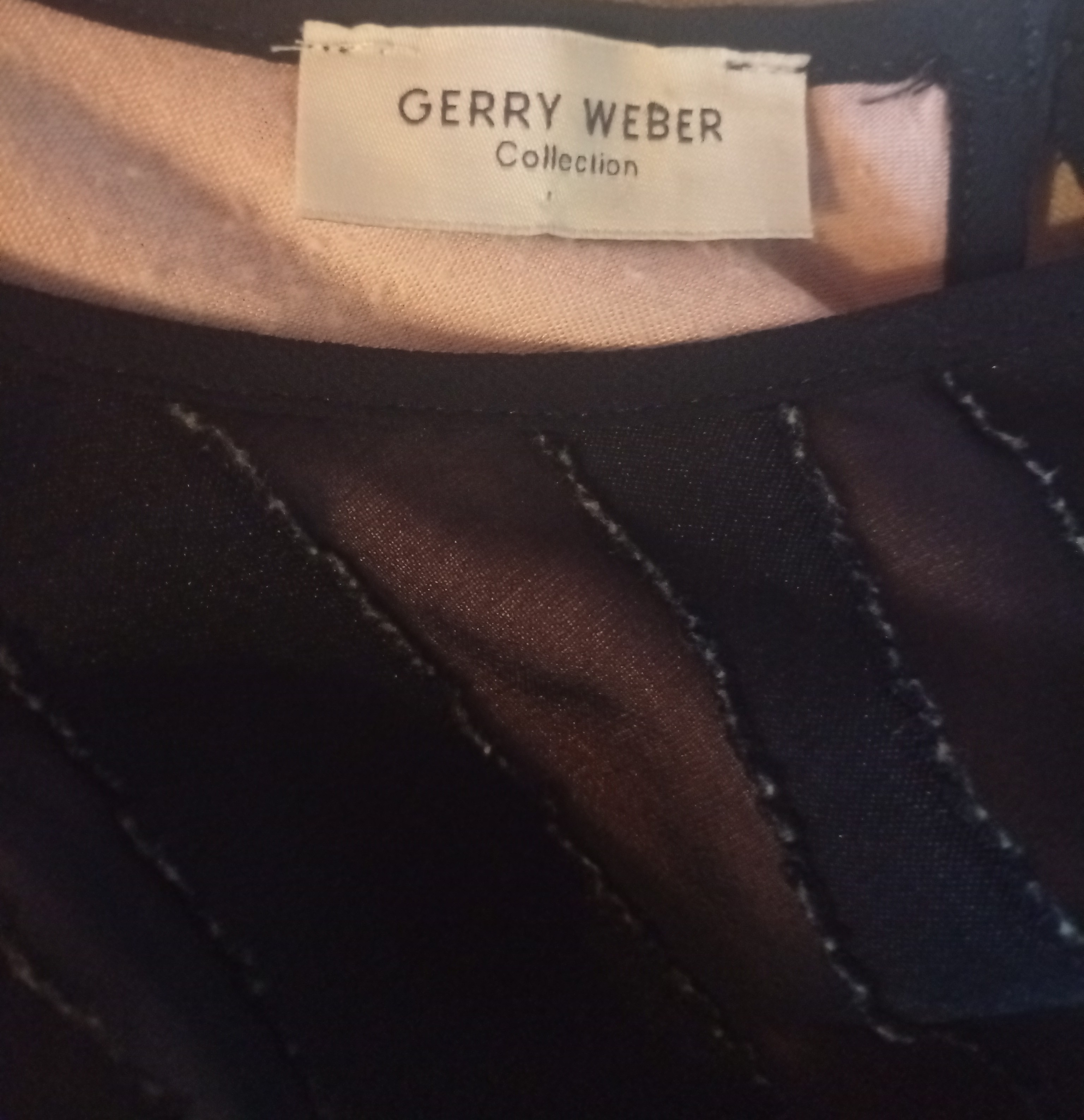 Elegantní černá halenka Gerry Weber