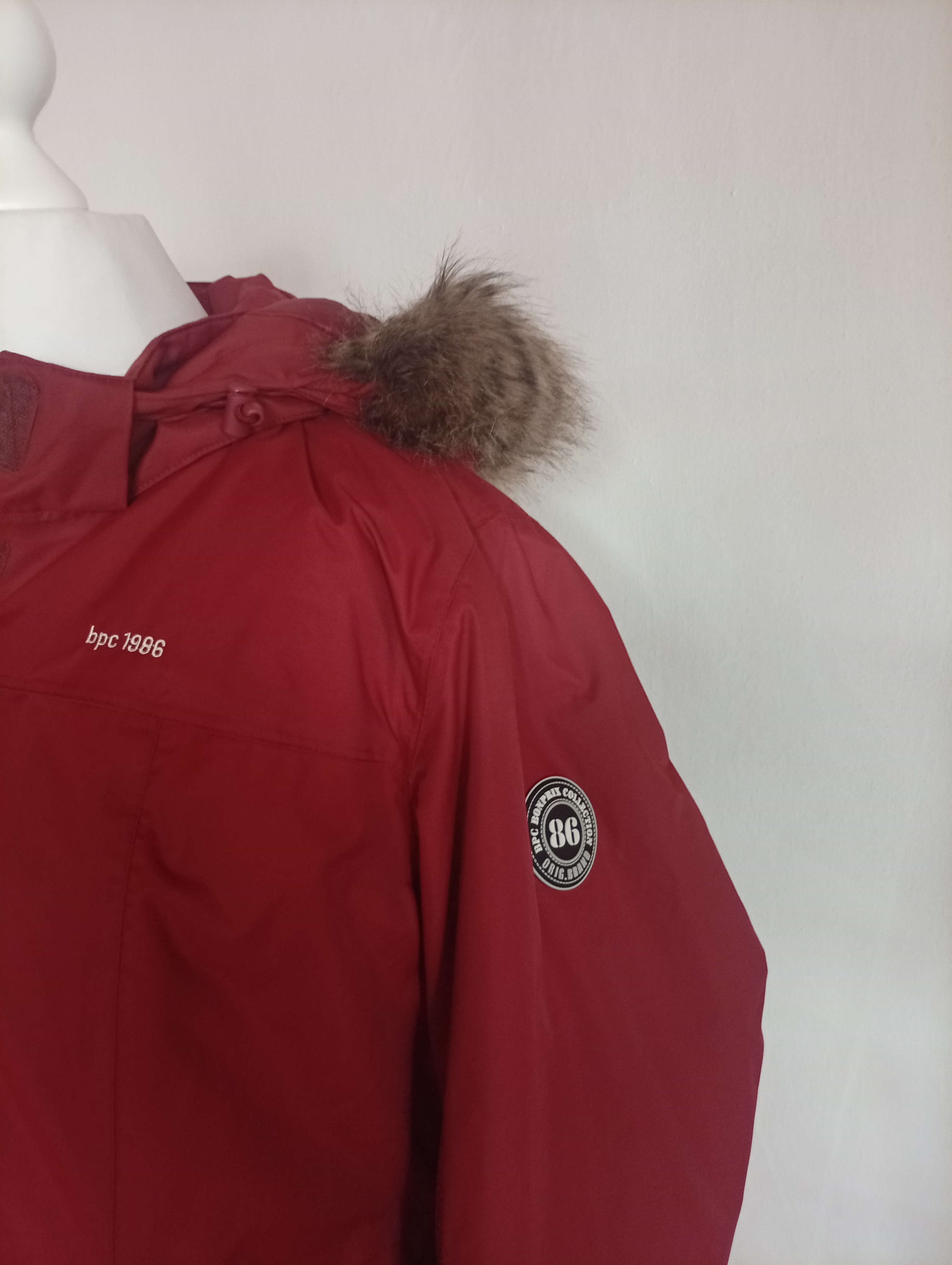 Vínová parka Bonprix