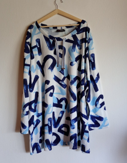 Mikina s písmeny MIA MODA