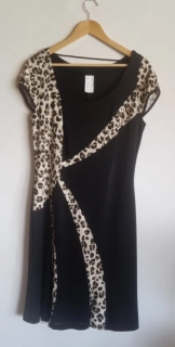 Dámské šaty se zvířecím vzorem